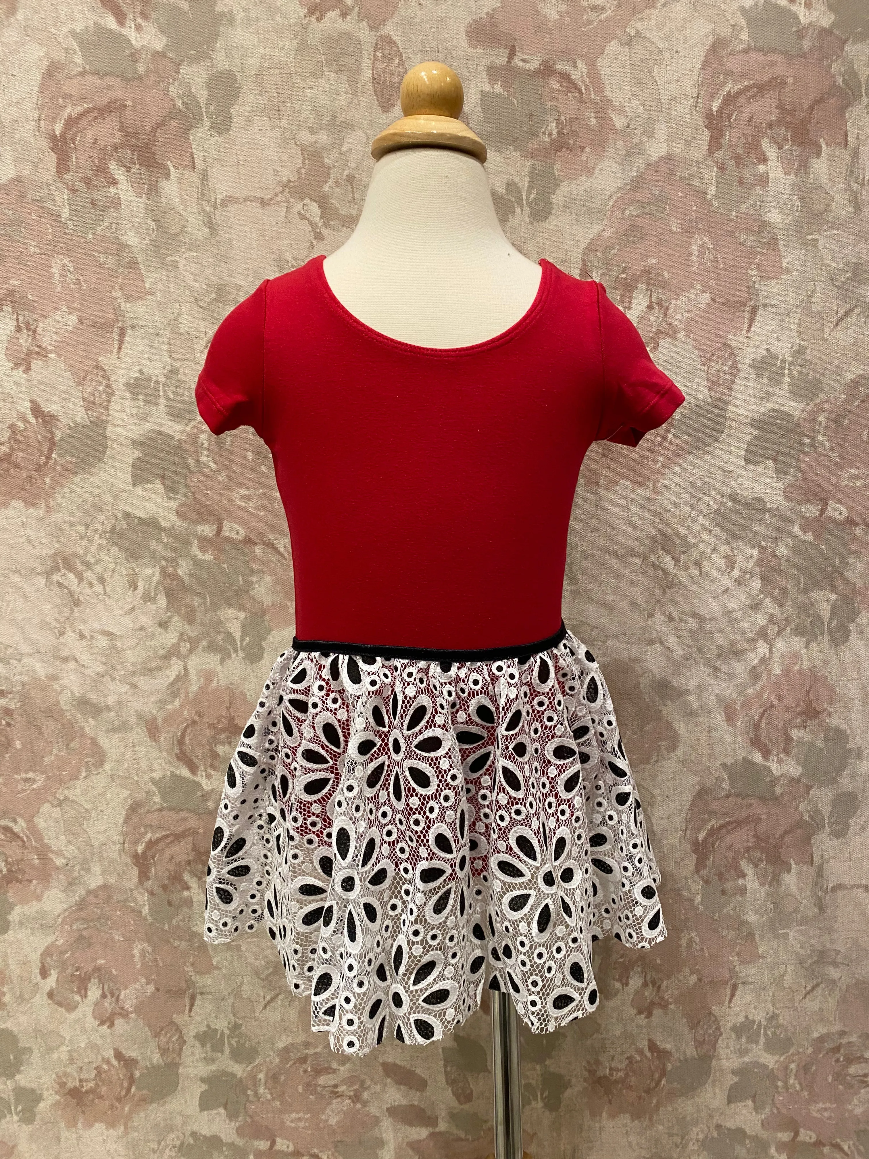 Girls Black/White Daisy Pull on Skirt