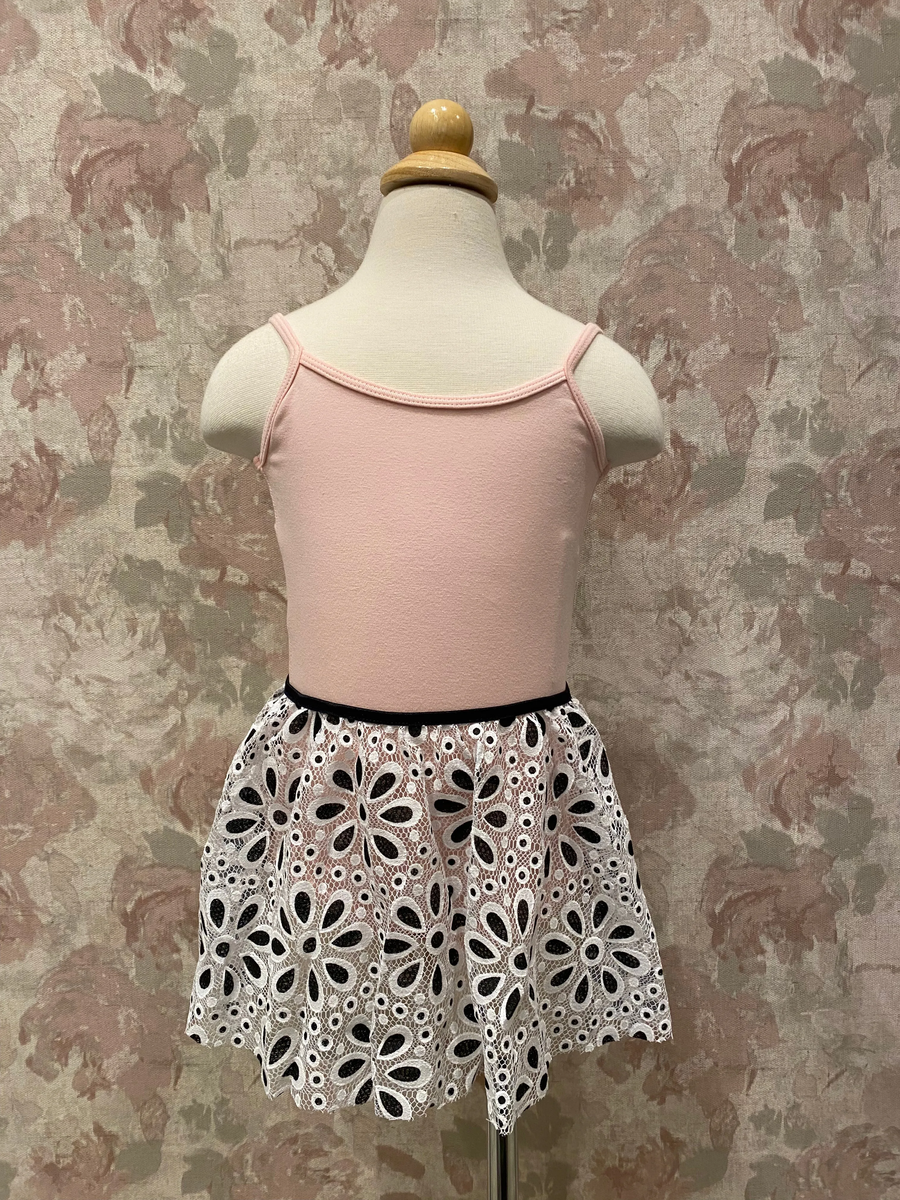 Girls Black/White Daisy Pull on Skirt