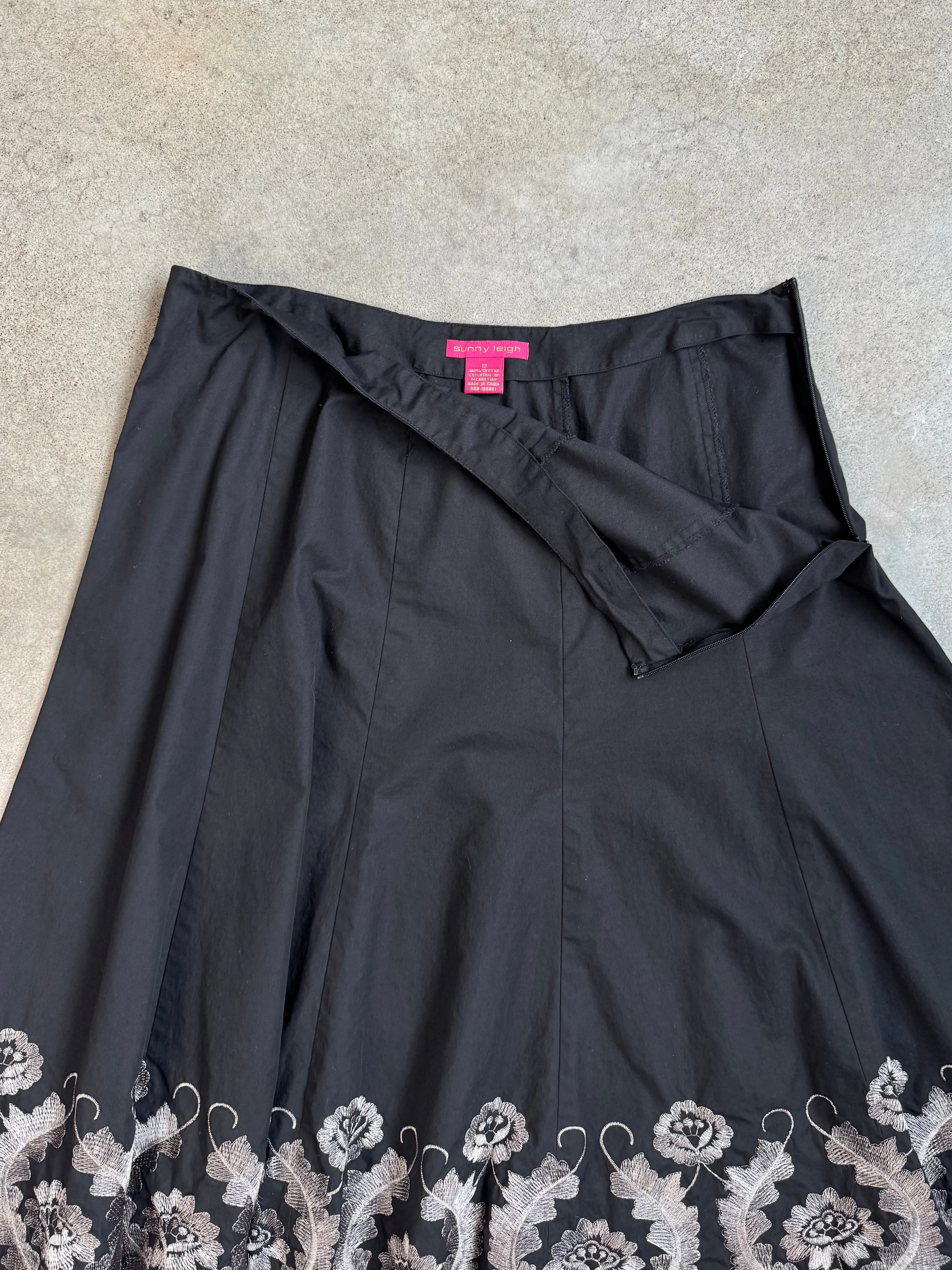 Sunny Leigh Floral Embroidered Black Cotton Skirt (L)