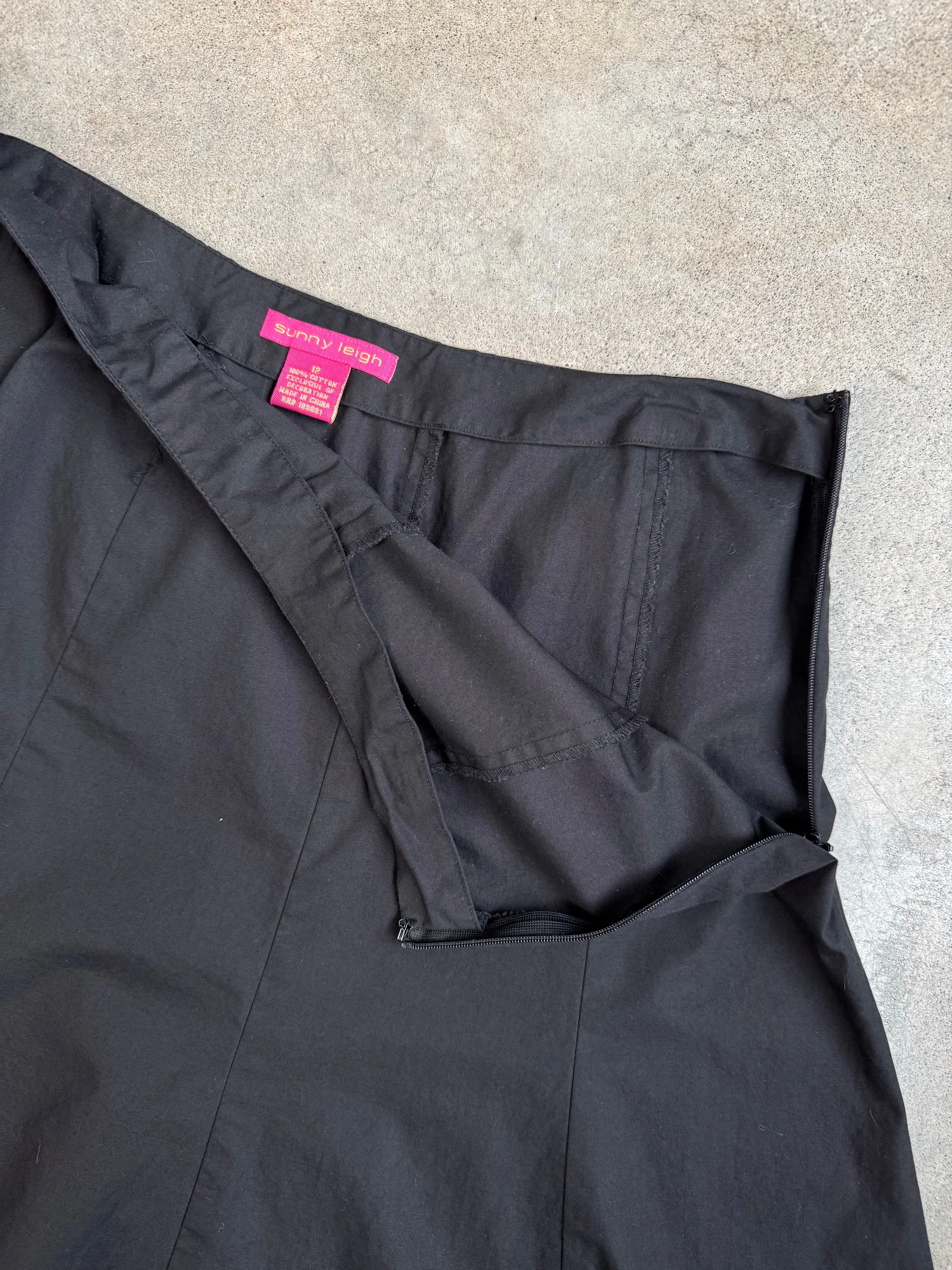Sunny Leigh Floral Embroidered Black Cotton Skirt (L)